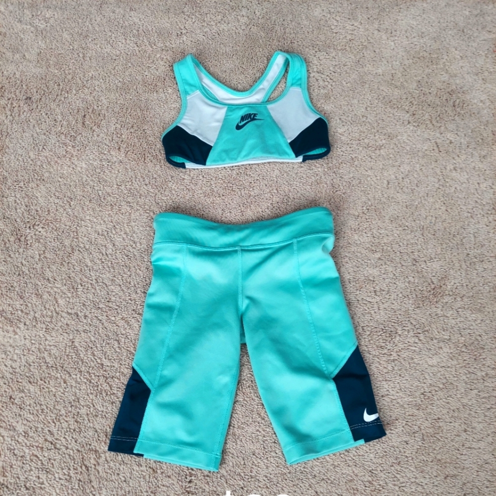 Nike sports bra and compression shorts set (kids)